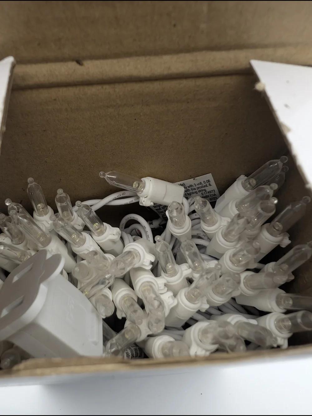 100 LED Cool White Mini Christmas Lights 21.5  Ft WHITE WIRE Holiday Time NEW